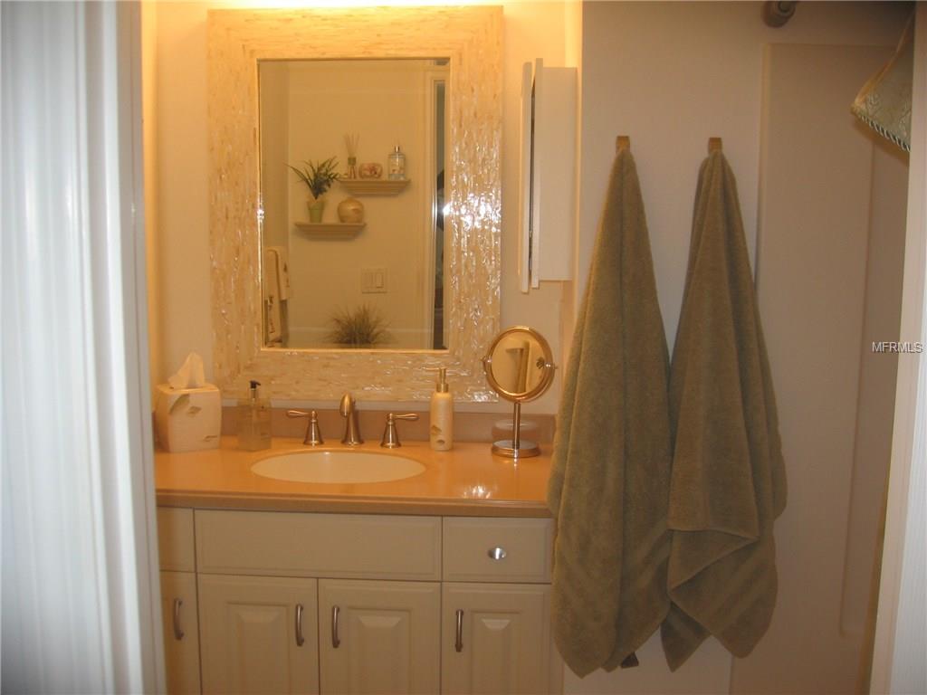 4584 MOHICAN TRAIL, SARASOTA, Florida 34233, 2 Bedrooms Bedrooms, 8 Rooms Rooms,2 BathroomsBathrooms,Residential,For sale,MOHICAN,A4209816