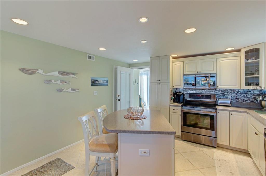 6400 FLOTILLA DR, HOLMES BEACH, Florida 34217, 2 Bedrooms Bedrooms, 8 Rooms Rooms,2 BathroomsBathrooms,Residential,For sale,FLOTILLA DR,A4209922