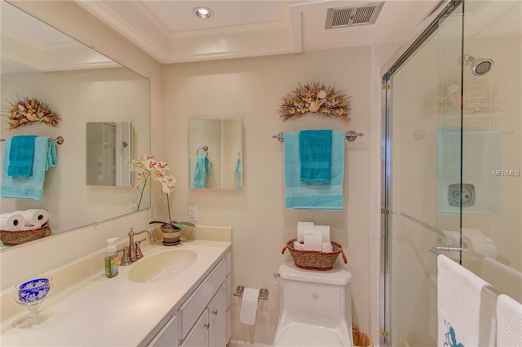 6400 FLOTILLA DR, HOLMES BEACH, Florida 34217, 2 Bedrooms Bedrooms, 8 Rooms Rooms,2 BathroomsBathrooms,Residential,For sale,FLOTILLA DR,A4209922