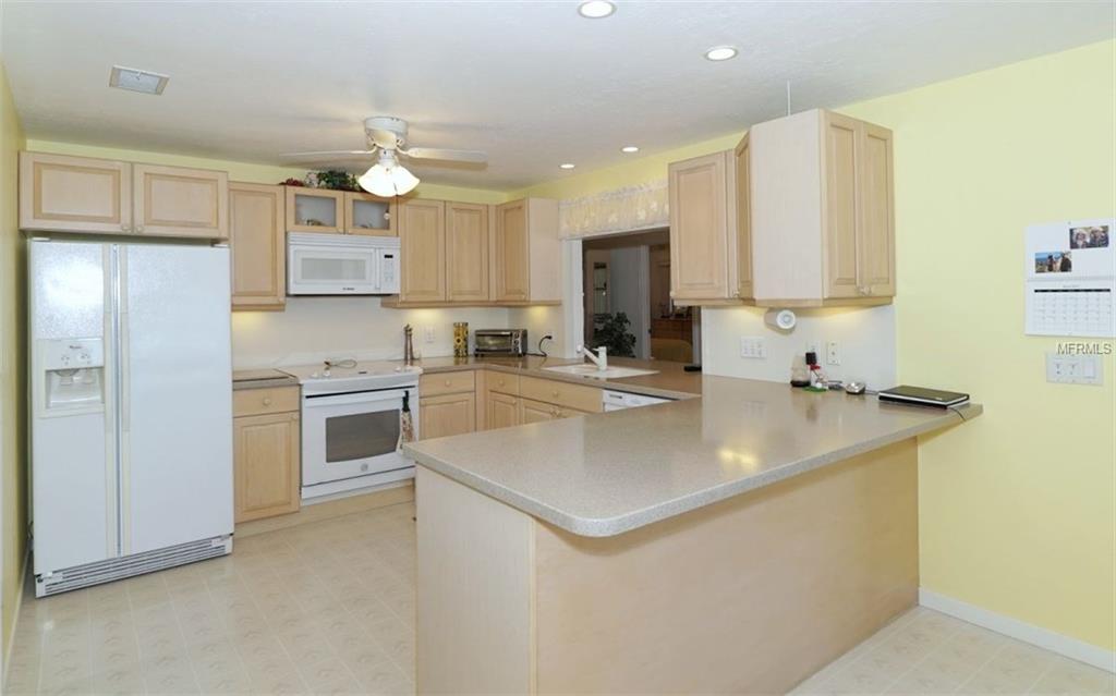 664 KEY ROYALE DRIVE, HOLMES BEACH, Florida 34217, 3 Bedrooms Bedrooms, 7 Rooms Rooms,3 BathroomsBathrooms,Residential,For sale,KEY ROYALE,A4182609