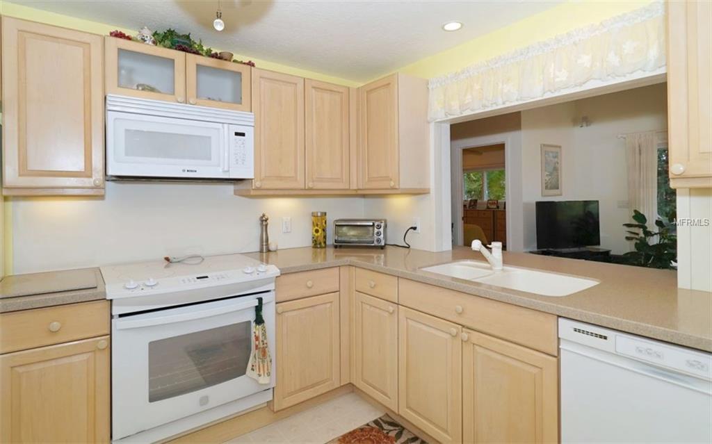 664 KEY ROYALE DRIVE, HOLMES BEACH, Florida 34217, 3 Bedrooms Bedrooms, 7 Rooms Rooms,3 BathroomsBathrooms,Residential,For sale,KEY ROYALE,A4182609