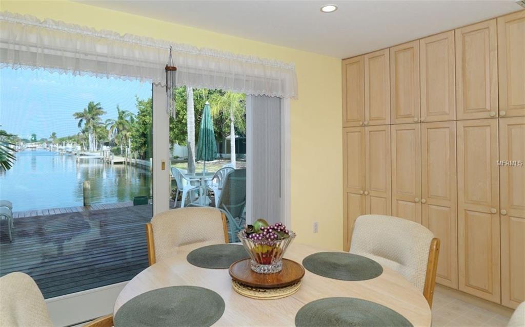 664 KEY ROYALE DRIVE, HOLMES BEACH, Florida 34217, 3 Bedrooms Bedrooms, 7 Rooms Rooms,3 BathroomsBathrooms,Residential,For sale,KEY ROYALE,A4182609