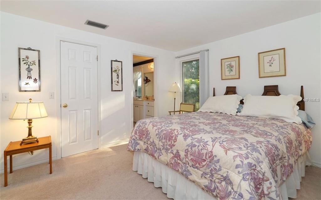 664 KEY ROYALE DRIVE, HOLMES BEACH, Florida 34217, 3 Bedrooms Bedrooms, 7 Rooms Rooms,3 BathroomsBathrooms,Residential,For sale,KEY ROYALE,A4182609