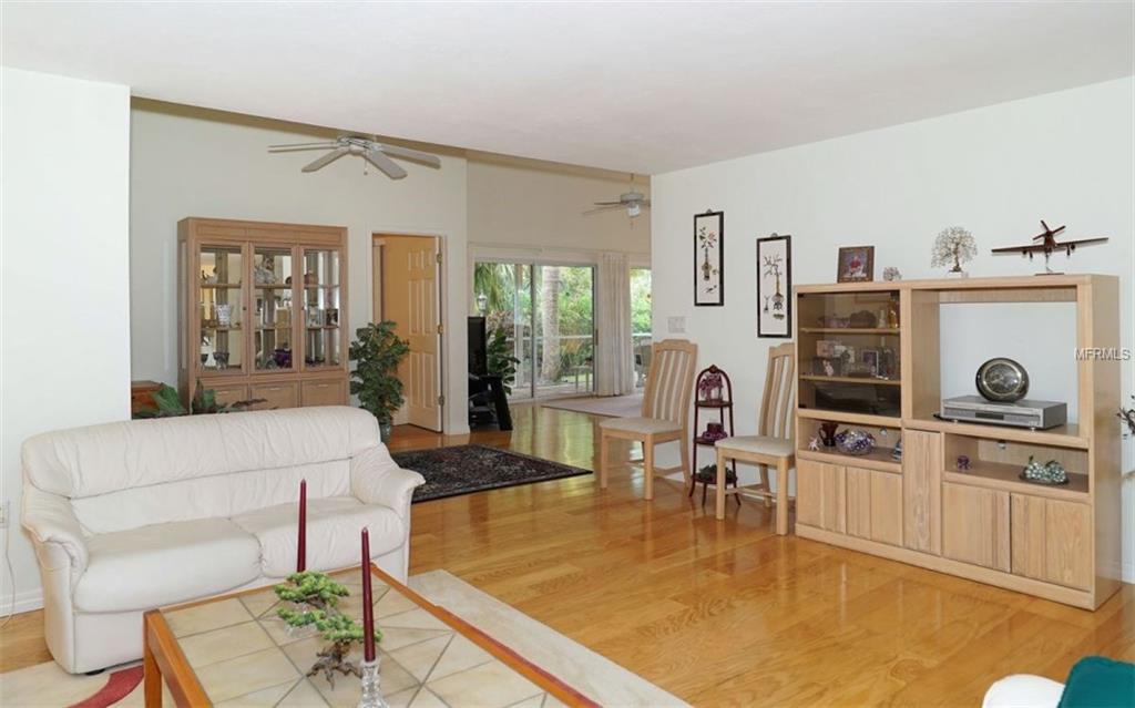 664 KEY ROYALE DRIVE, HOLMES BEACH, Florida 34217, 3 Bedrooms Bedrooms, 7 Rooms Rooms,3 BathroomsBathrooms,Residential,For sale,KEY ROYALE,A4182609