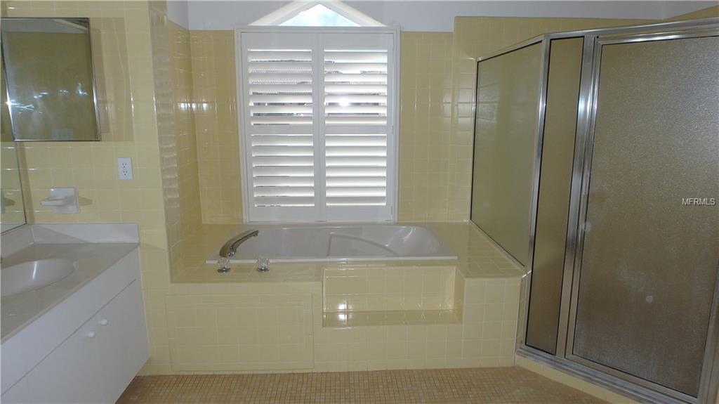 2210 WESTMINSTER MANOR LANE, SUN CITY CENTER, Florida 33573, 3 Bedrooms Bedrooms, 8 Rooms Rooms,2 BathroomsBathrooms,Residential,For sale,WESTMINSTER MANOR,T2902487