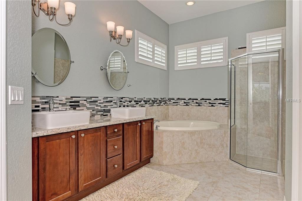 12732 DAISY PLACE, BRADENTON, Florida 34212, 3 Bedrooms Bedrooms, 7 Rooms Rooms,2 BathroomsBathrooms,Residential,For sale,DAISY,A4198101