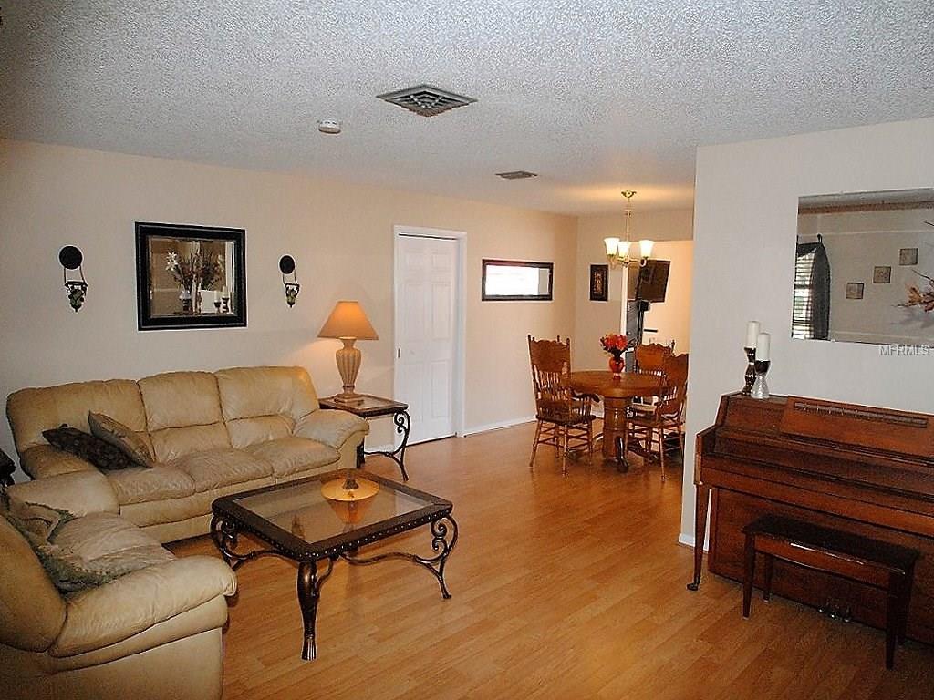 12312 89TH TERRACE, SEMINOLE, Florida 33772, 4 Bedrooms Bedrooms, 8 Rooms Rooms,2 BathroomsBathrooms,Residential,For sale,89TH,W7635644