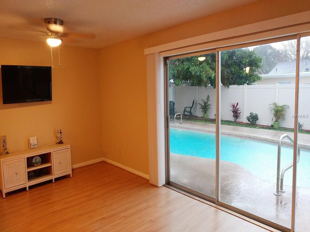 12312 89TH TERRACE, SEMINOLE, Florida 33772, 4 Bedrooms Bedrooms, 8 Rooms Rooms,2 BathroomsBathrooms,Residential,For sale,89TH,W7635644