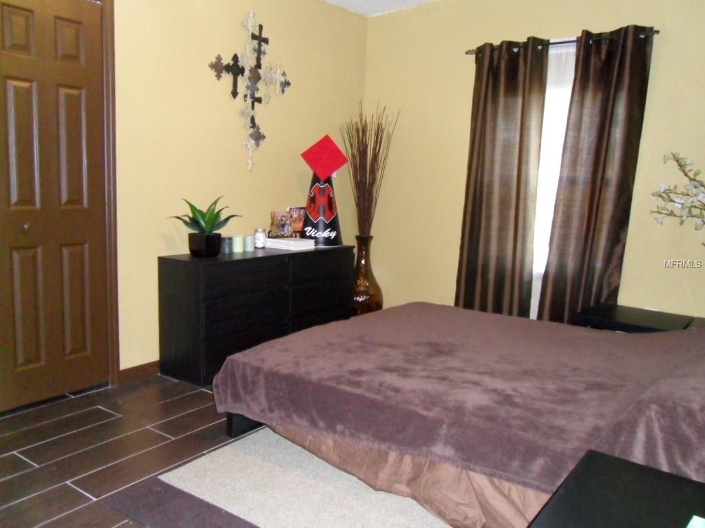 301 S LAKEWOOD DRIVE, ORLANDO, Florida 32803, 4 Bedrooms Bedrooms, 7 Rooms Rooms,2 BathroomsBathrooms,Residential,For sale,LAKEWOOD,O5557700