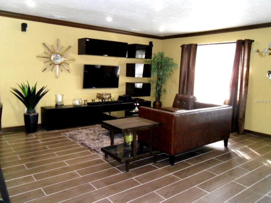 301 S LAKEWOOD DRIVE, ORLANDO, Florida 32803, 4 Bedrooms Bedrooms, 7 Rooms Rooms,2 BathroomsBathrooms,Residential,For sale,LAKEWOOD,O5557700