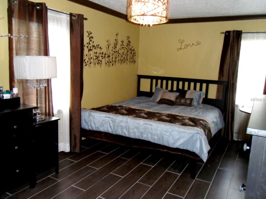 301 S LAKEWOOD DRIVE, ORLANDO, Florida 32803, 4 Bedrooms Bedrooms, 7 Rooms Rooms,2 BathroomsBathrooms,Residential,For sale,LAKEWOOD,O5557700