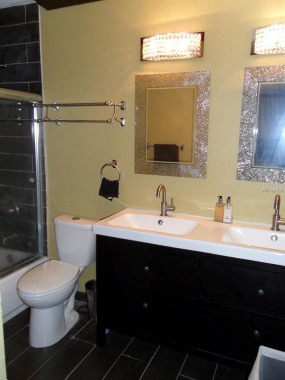 301 S LAKEWOOD DRIVE, ORLANDO, Florida 32803, 4 Bedrooms Bedrooms, 7 Rooms Rooms,2 BathroomsBathrooms,Residential,For sale,LAKEWOOD,O5557700