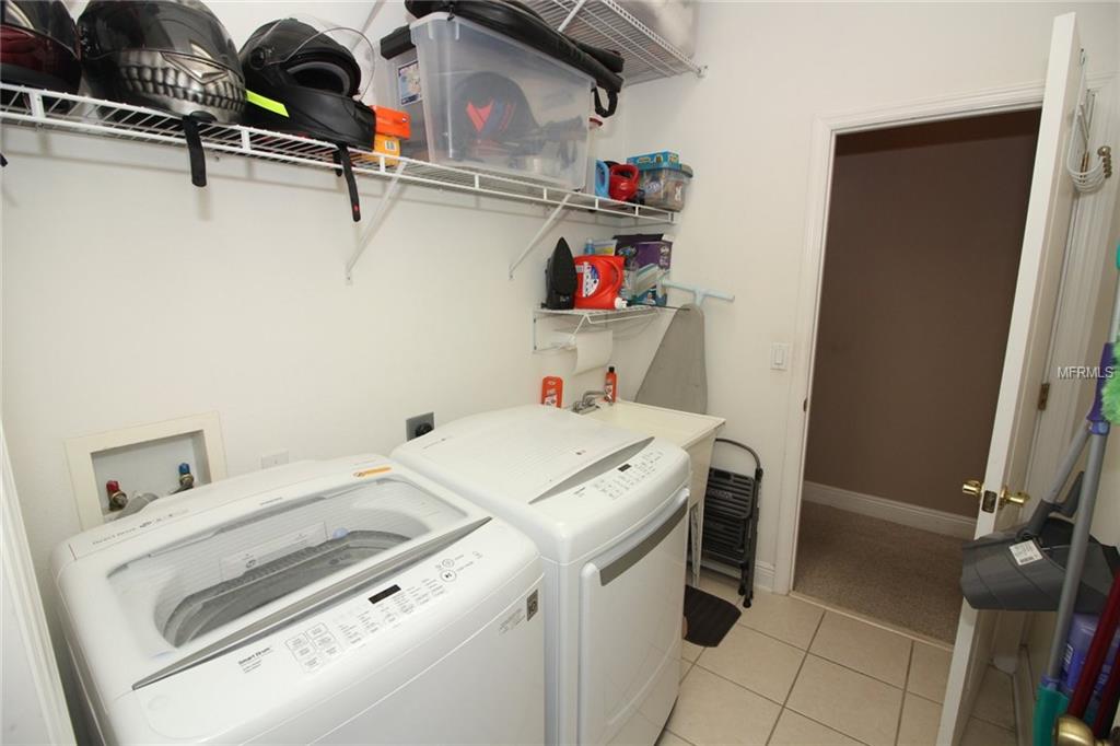 2654 TOPSAIL HILL STREET, ORLANDO, Florida 32828, 4 Bedrooms Bedrooms, 9 Rooms Rooms,2 BathroomsBathrooms,Residential,For sale,TOPSAIL HILL,O5561533