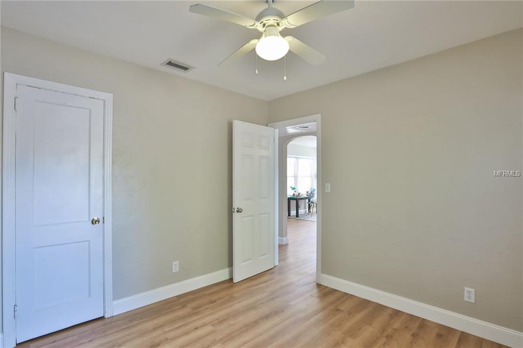 417 37TH AVENUE NE, ST PETERSBURG, Florida 33704, 2 Bedrooms Bedrooms, 5 Rooms Rooms,1 BathroomBathrooms,Residential,For sale,37TH,U7847572