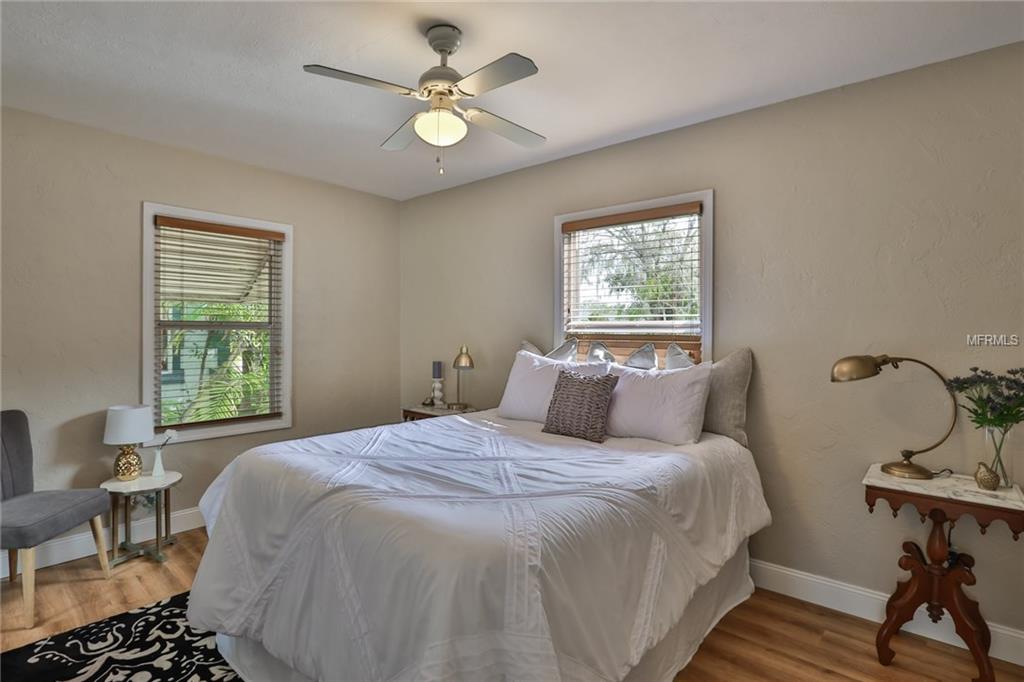 417 37TH AVENUE NE, ST PETERSBURG, Florida 33704, 2 Bedrooms Bedrooms, 5 Rooms Rooms,1 BathroomBathrooms,Residential,For sale,37TH,U7847572