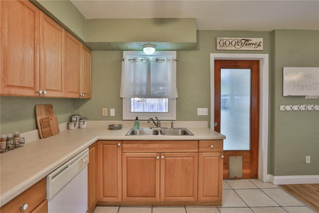 417 37TH AVENUE NE, ST PETERSBURG, Florida 33704, 2 Bedrooms Bedrooms, 5 Rooms Rooms,1 BathroomBathrooms,Residential,For sale,37TH,U7847572