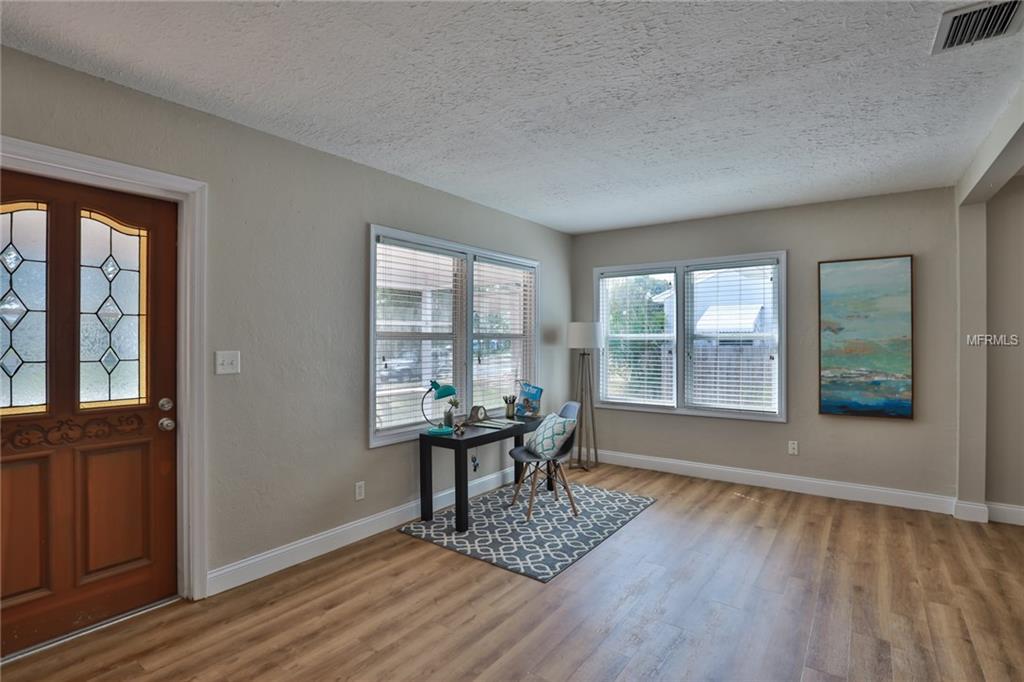 417 37TH AVENUE NE, ST PETERSBURG, Florida 33704, 2 Bedrooms Bedrooms, 5 Rooms Rooms,1 BathroomBathrooms,Residential,For sale,37TH,U7847572