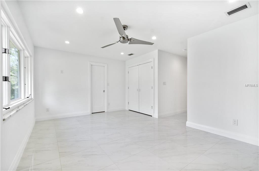 408 RAINTREE COURT, WINTER PARK, Florida 32789, 4 Bedrooms Bedrooms, 6 Rooms Rooms,3 BathroomsBathrooms,Residential,For sale,RAINTREE,O5524731