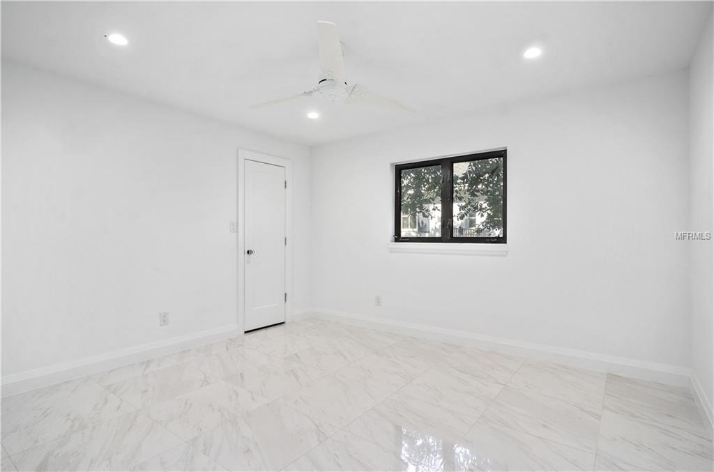 408 RAINTREE COURT, WINTER PARK, Florida 32789, 4 Bedrooms Bedrooms, 6 Rooms Rooms,3 BathroomsBathrooms,Residential,For sale,RAINTREE,O5524731