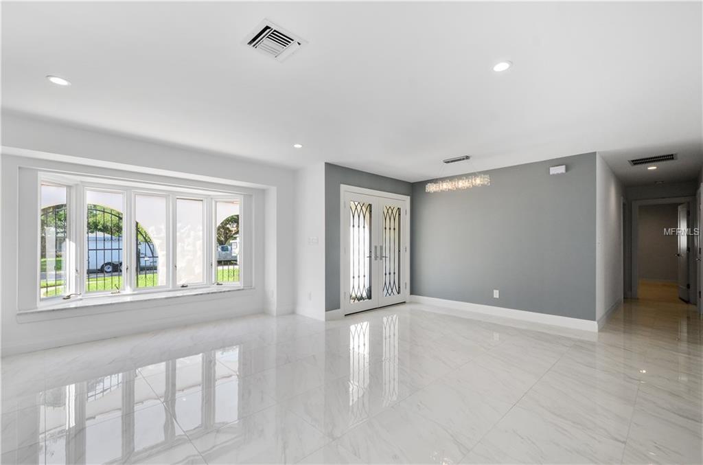 408 RAINTREE COURT, WINTER PARK, Florida 32789, 4 Bedrooms Bedrooms, 6 Rooms Rooms,3 BathroomsBathrooms,Residential,For sale,RAINTREE,O5524731