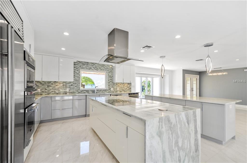 408 RAINTREE COURT, WINTER PARK, Florida 32789, 4 Bedrooms Bedrooms, 6 Rooms Rooms,3 BathroomsBathrooms,Residential,For sale,RAINTREE,O5524731