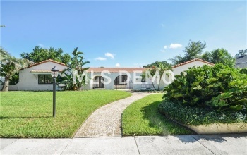 408 RAINTREE COURT, WINTER PARK, Florida 32789, 4 Bedrooms Bedrooms, 6 Rooms Rooms,3 BathroomsBathrooms,Residential,For sale,RAINTREE,O5524731