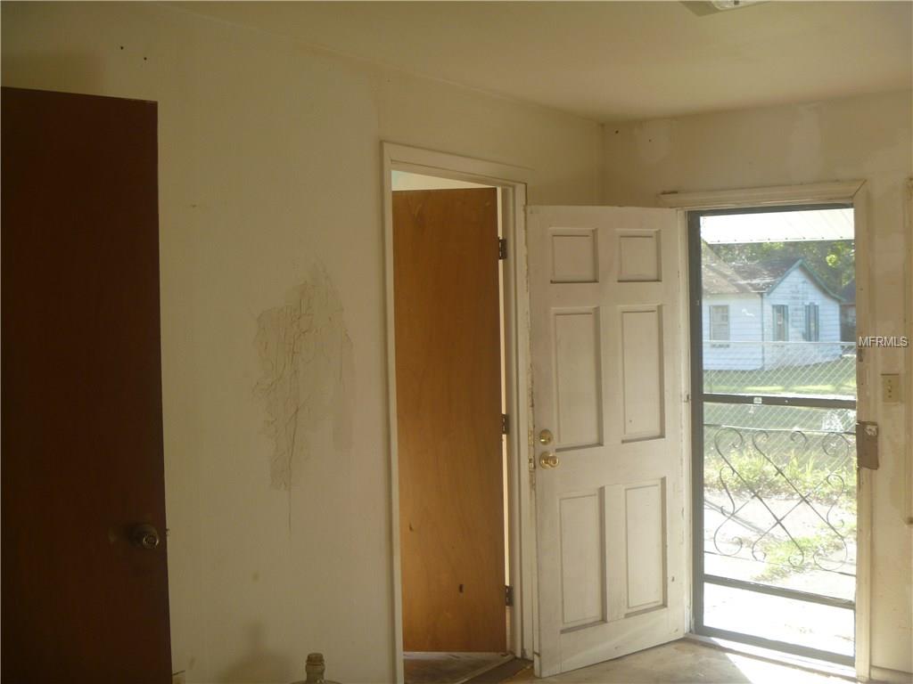 811 W MADISON STREET, PLANT CITY, Florida 33563, 3 Bedrooms Bedrooms, 3 Rooms Rooms,1 BathroomBathrooms,Residential,For sale,MADISON,T2913709