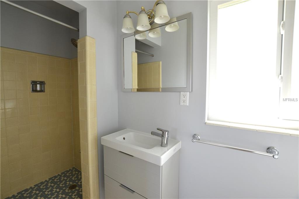 12694 138TH LANE, LARGO, Florida 33774, 2 Bedrooms Bedrooms, 5 Rooms Rooms,2 BathroomsBathrooms,Residential,For sale,138TH,U7845958