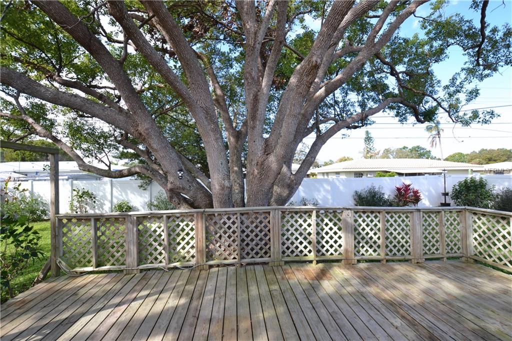 12694 138TH LANE, LARGO, Florida 33774, 2 Bedrooms Bedrooms, 5 Rooms Rooms,2 BathroomsBathrooms,Residential,For sale,138TH,U7845958