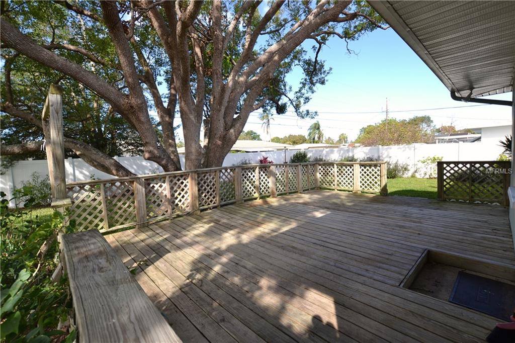 12694 138TH LANE, LARGO, Florida 33774, 2 Bedrooms Bedrooms, 5 Rooms Rooms,2 BathroomsBathrooms,Residential,For sale,138TH,U7845958