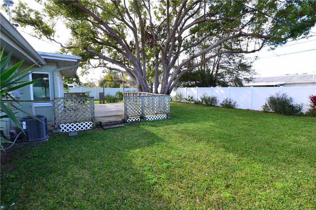 12694 138TH LANE, LARGO, Florida 33774, 2 Bedrooms Bedrooms, 5 Rooms Rooms,2 BathroomsBathrooms,Residential,For sale,138TH,U7845958