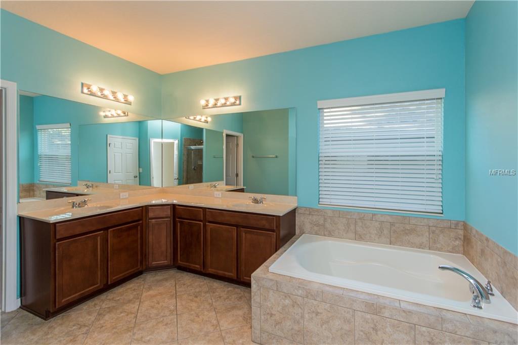 811 COUNTS CREST CIRCLE, APOPKA, Florida 32712, 7 Bedrooms Bedrooms, 12 Rooms Rooms,4 BathroomsBathrooms,Residential,For sale,COUNTS CREST,O5561775