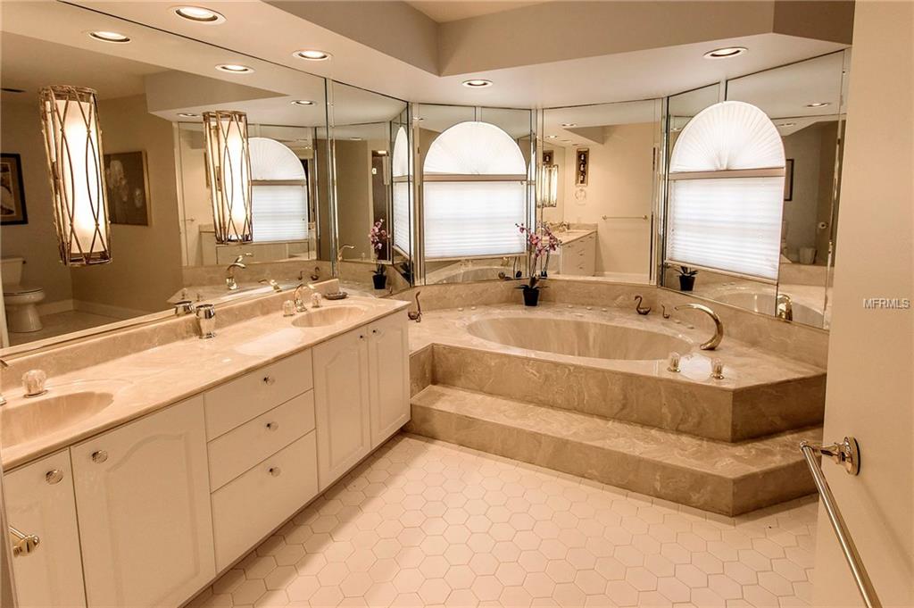 817 CARNOUSTIE DRIVE, VENICE, Florida 34293, 3 Bedrooms Bedrooms, 9 Rooms Rooms,2 BathroomsBathrooms,Residential,For sale,CARNOUSTIE,N5914176