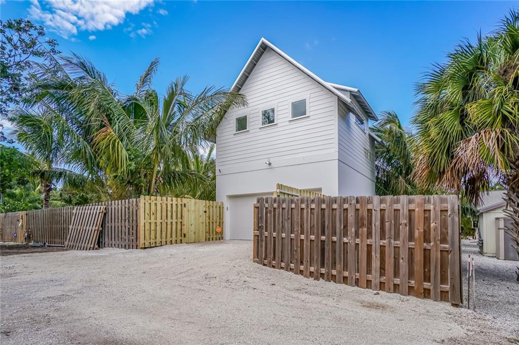 580 BROADWAY STREET, LONGBOAT KEY, Florida 34228, 4 Bedrooms Bedrooms, 8 Rooms Rooms,4 BathroomsBathrooms,Residential,For sale,BROADWAY,A4205829