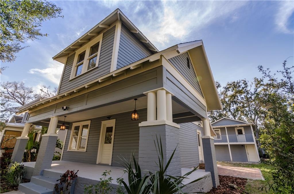 704 S PALMETTO AVENUE, SANFORD, Florida 32771, 3 Bedrooms Bedrooms, 8 Rooms Rooms,3 BathroomsBathrooms,Residential,For sale,PALMETTO,O5561776