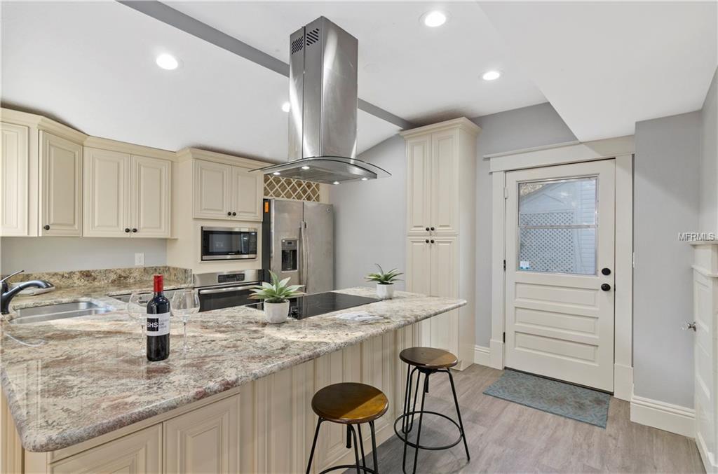 704 S PALMETTO AVENUE, SANFORD, Florida 32771, 3 Bedrooms Bedrooms, 8 Rooms Rooms,3 BathroomsBathrooms,Residential,For sale,PALMETTO,O5561776