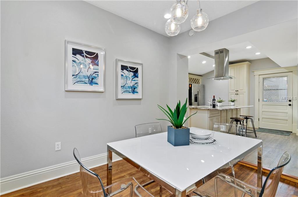 704 S PALMETTO AVENUE, SANFORD, Florida 32771, 3 Bedrooms Bedrooms, 8 Rooms Rooms,3 BathroomsBathrooms,Residential,For sale,PALMETTO,O5561776