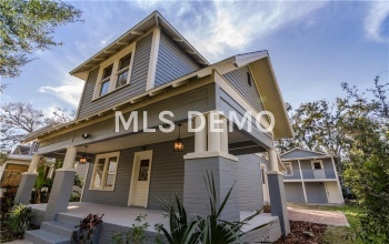 704 S PALMETTO AVENUE, SANFORD, Florida 32771, 3 Bedrooms Bedrooms, 8 Rooms Rooms,3 BathroomsBathrooms,Residential,For sale,PALMETTO,O5561776