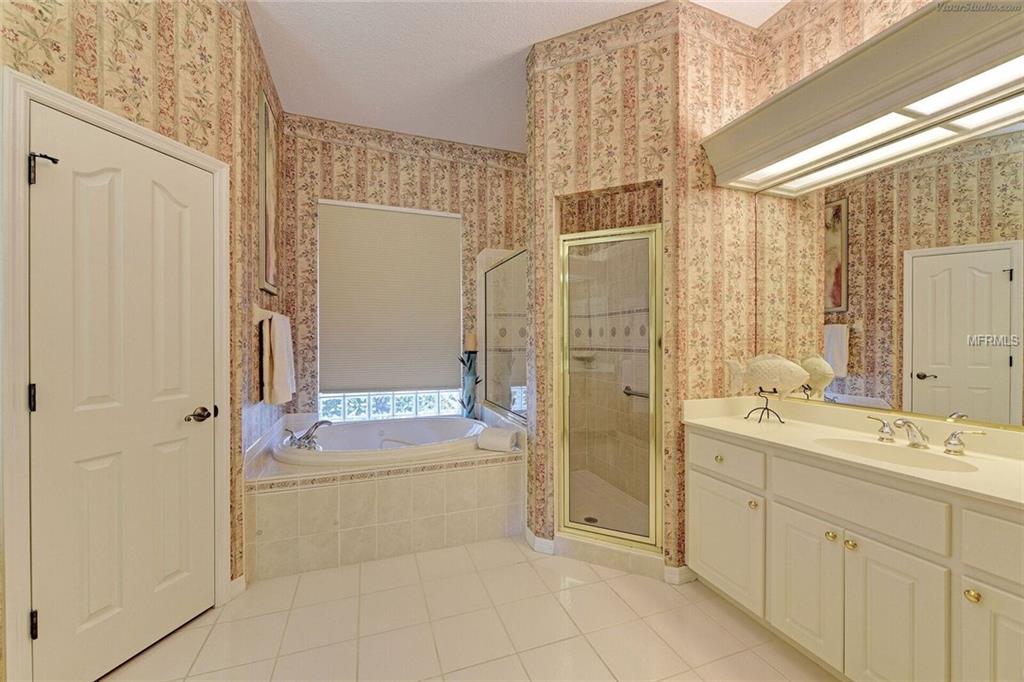 618 SAWGRASS BRIDGE ROAD, VENICE, Florida 34292, 3 Bedrooms Bedrooms, 8 Rooms Rooms,3 BathroomsBathrooms,Residential,For sale,SAWGRASS BRIDGE,A4195740