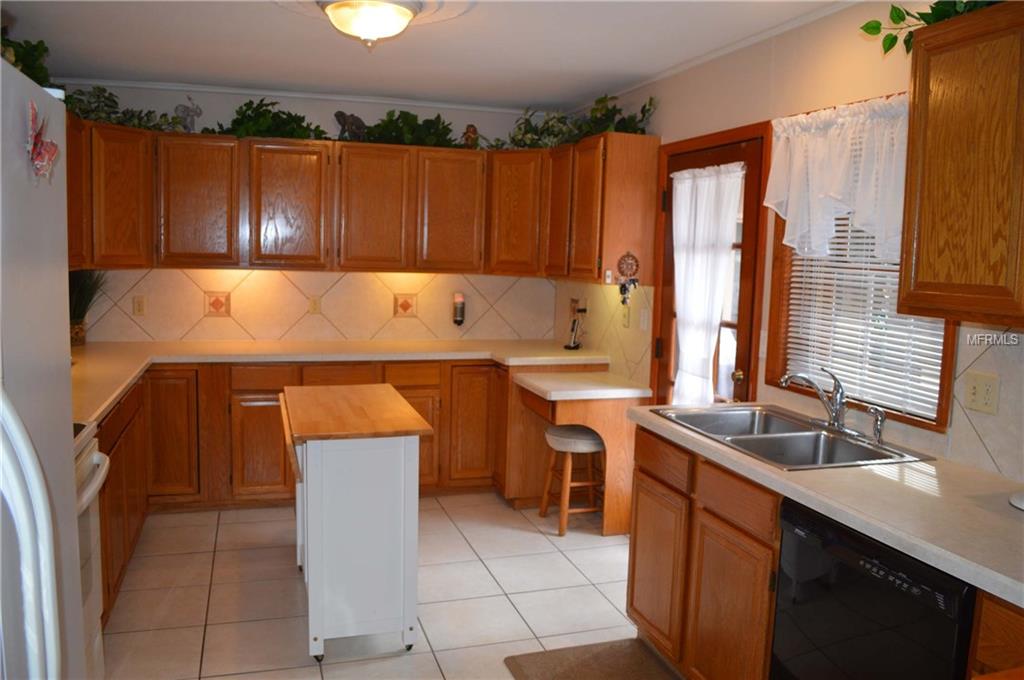 892 LAKE AVENUE, ALTAMONTE SPRINGS, Florida 32701, 3 Bedrooms Bedrooms, 5 Rooms Rooms,3 BathroomsBathrooms,Residential,For sale,LAKE,O5546777