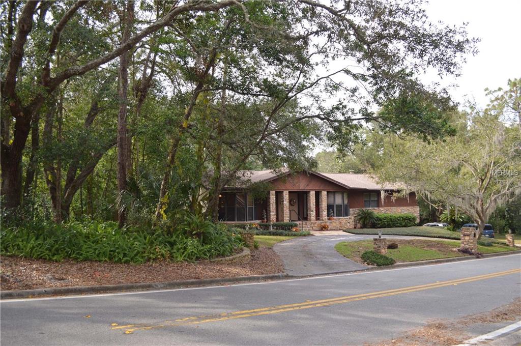 892 LAKE AVENUE, ALTAMONTE SPRINGS, Florida 32701, 3 Bedrooms Bedrooms, 5 Rooms Rooms,3 BathroomsBathrooms,Residential,For sale,LAKE,O5546777