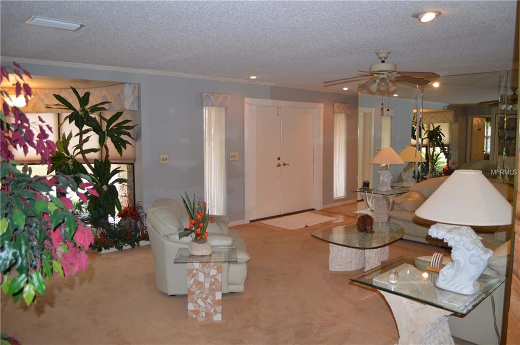 892 LAKE AVENUE, ALTAMONTE SPRINGS, Florida 32701, 3 Bedrooms Bedrooms, 5 Rooms Rooms,3 BathroomsBathrooms,Residential,For sale,LAKE,O5546777