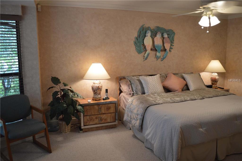 892 LAKE AVENUE, ALTAMONTE SPRINGS, Florida 32701, 3 Bedrooms Bedrooms, 5 Rooms Rooms,3 BathroomsBathrooms,Residential,For sale,LAKE,O5546777