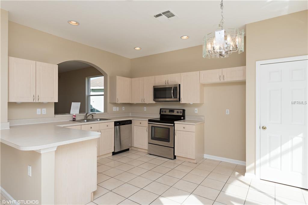 8032 KING PALM CIRCLE, KISSIMMEE, Florida 34747, 6 Bedrooms Bedrooms, 11 Rooms Rooms,4 BathroomsBathrooms,Residential,For sale,KING PALM,G4850438