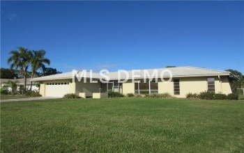 135 DA VINCI DRIVE, NOKOMIS, Florida 34275, 3 Bedrooms Bedrooms, 9 Rooms Rooms,2 BathroomsBathrooms,Residential,For sale,DA VINCI,N5915715