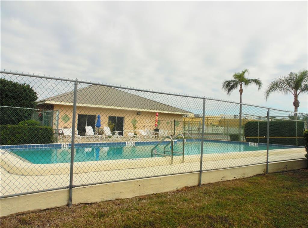 6305 MANATEE AVENUE W, BRADENTON, Florida 34209, 2 Bedrooms Bedrooms, 6 Rooms Rooms,2 BathroomsBathrooms,Residential,For sale,MANATEE,A4204981