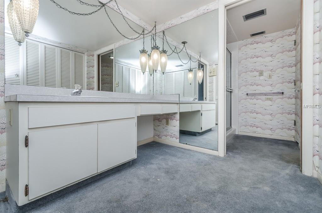 11675 GROVE STREET, SEMINOLE, Florida 33772, 3 Bedrooms Bedrooms, 7 Rooms Rooms,2 BathroomsBathrooms,Residential,For sale,GROVE,U7843699