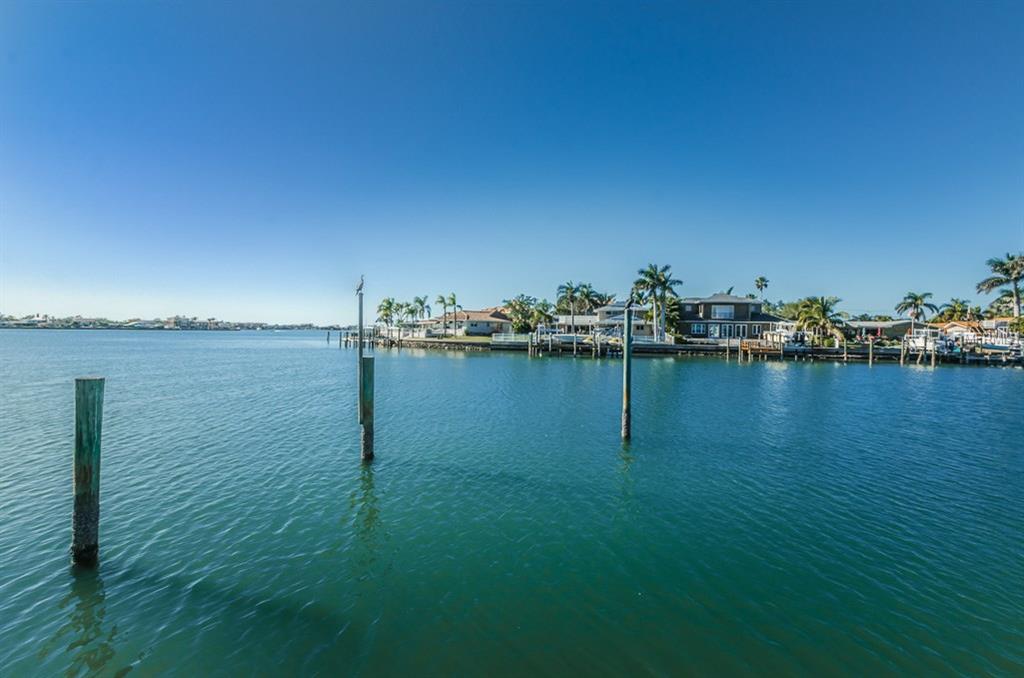 11675 GROVE STREET, SEMINOLE, Florida 33772, 3 Bedrooms Bedrooms, 7 Rooms Rooms,2 BathroomsBathrooms,Residential,For sale,GROVE,U7843699