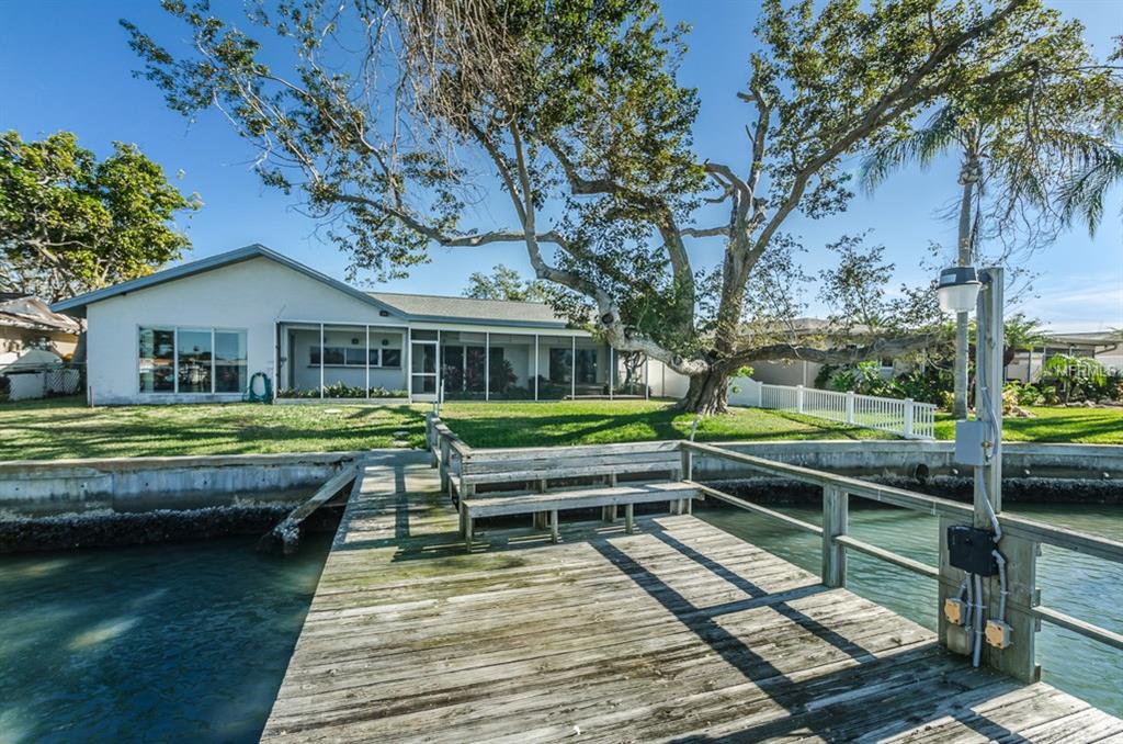 11675 GROVE STREET, SEMINOLE, Florida 33772, 3 Bedrooms Bedrooms, 7 Rooms Rooms,2 BathroomsBathrooms,Residential,For sale,GROVE,U7843699