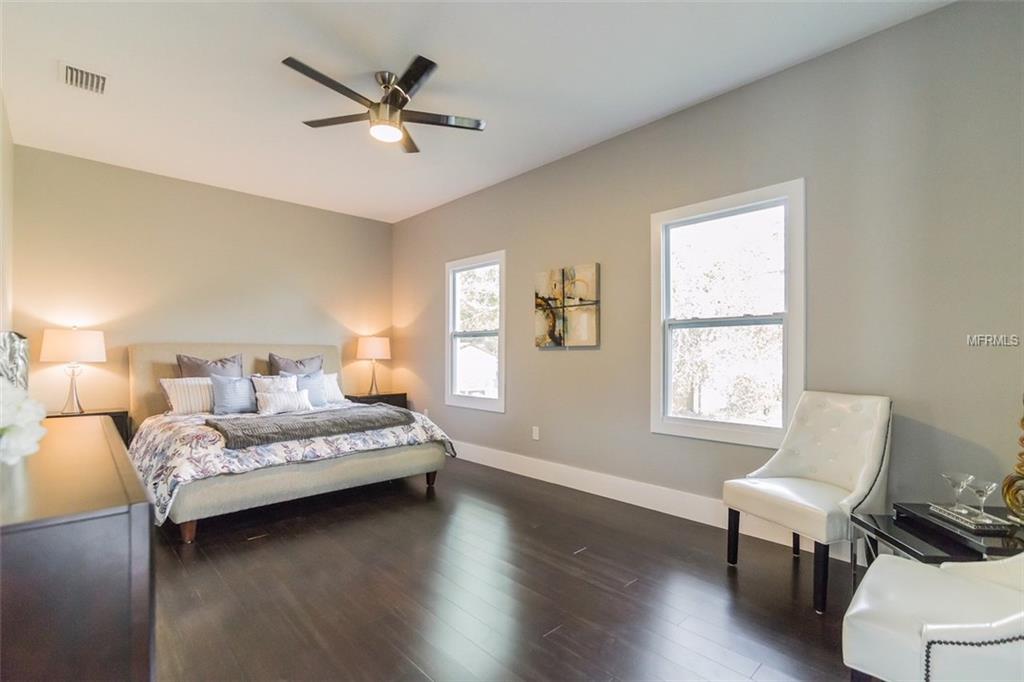 1219 W HARVARD STREET, ORLANDO, Florida 32804, 4 Bedrooms Bedrooms, 10 Rooms Rooms,3 BathroomsBathrooms,Residential,For sale,HARVARD,O5557713